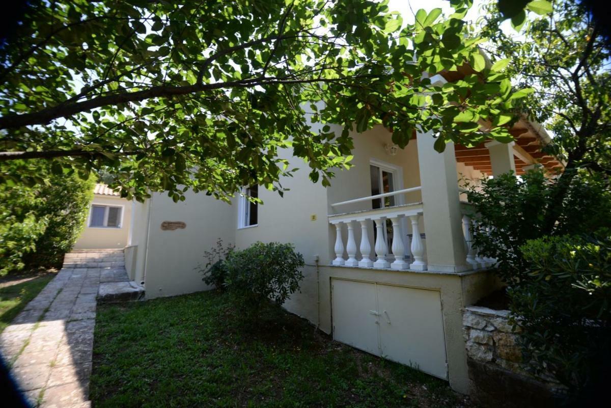 Villa The Olive Grove House Kassiopi Exterior foto